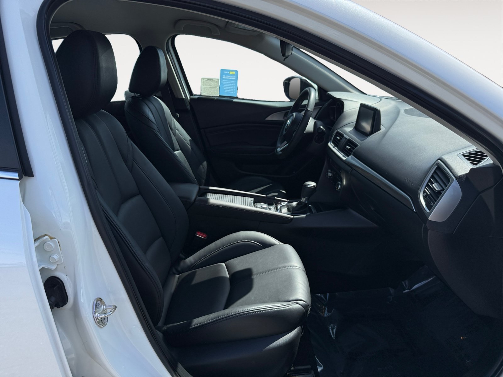Used 2018 Snowflake White Pearl Mazda Touring image 19