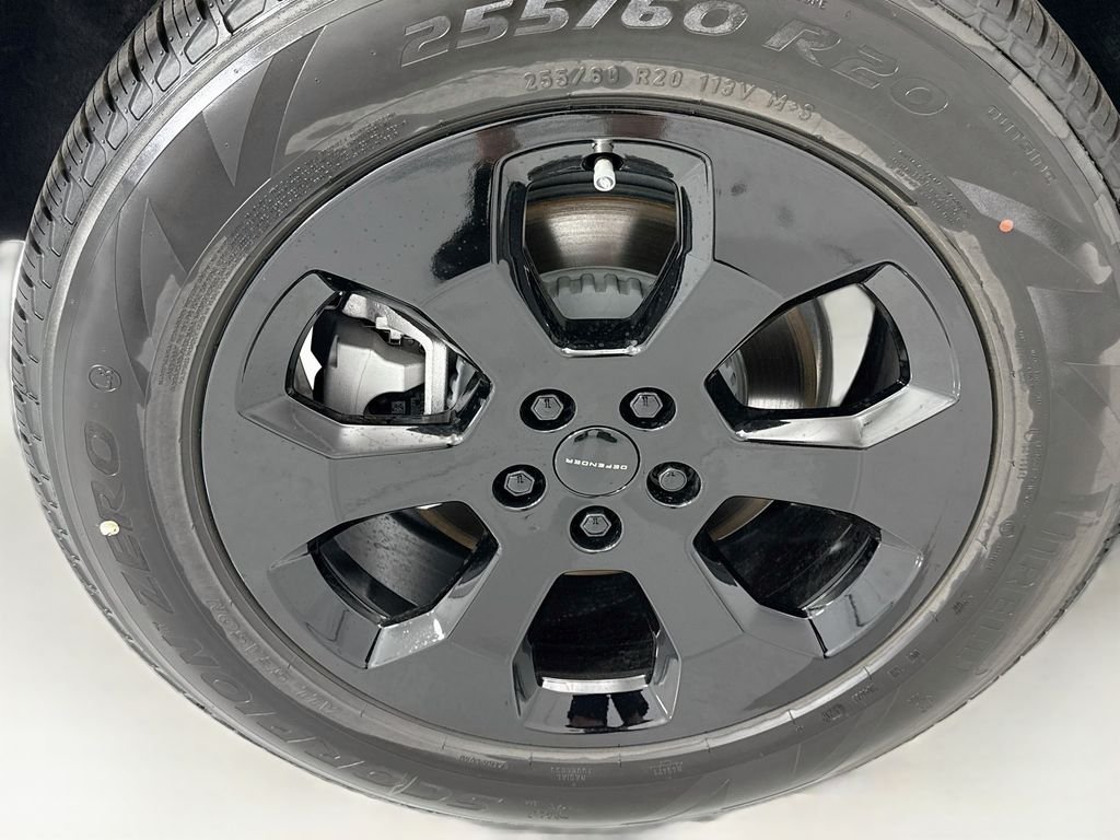 New 2026 Santorini Black Land Rover X-Dynamic SE image 31