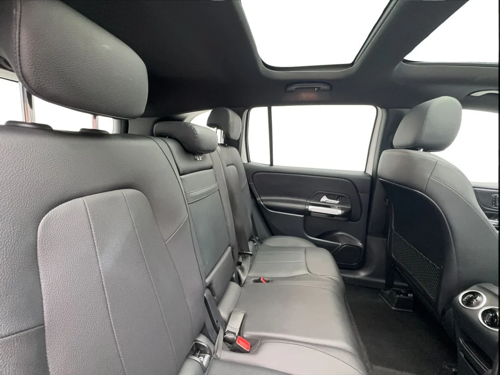 Used 2025 White Mercedes-Benz GLB 250 image 24