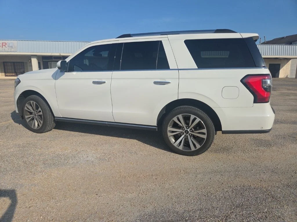 Used 2021 White Metallic Ford Limited image 7