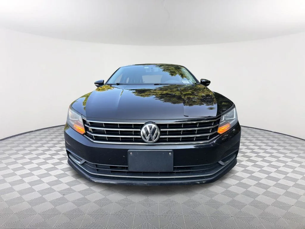 Used 2018 Black Volkswagen 2.0T SE image 2