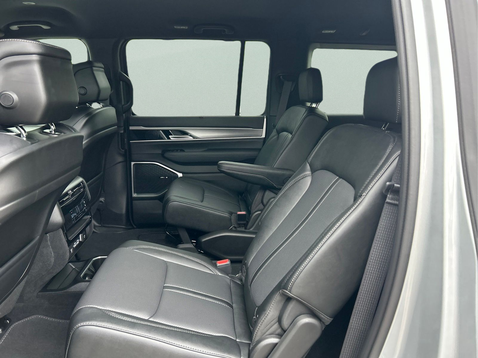 New 2026 Silver Zynith Jeep Limited Altitude image 10