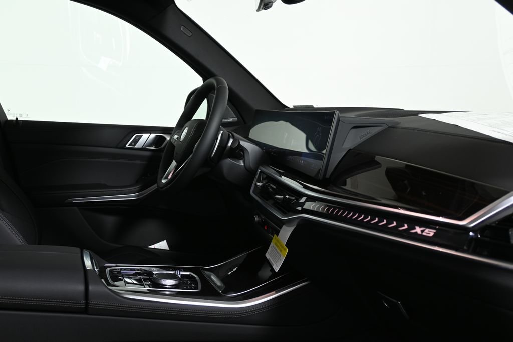 New 2026 Black Sapphire Metallic BMW xDrive40i image 33