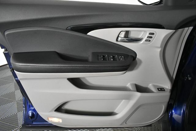 Used 2019 Blue Honda Touring image 30