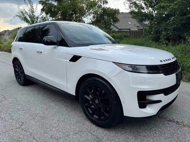 Used 2025 Ostuni Pearl White Premium Metallic Land Rover SE image 4