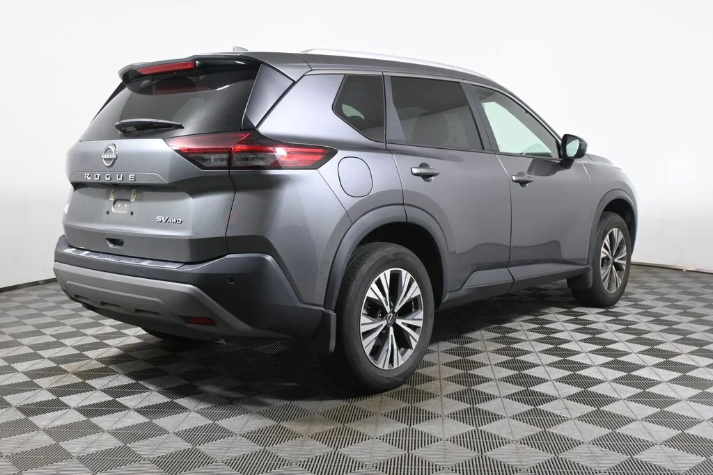 Used 2023 Gray Nissan SV image 7