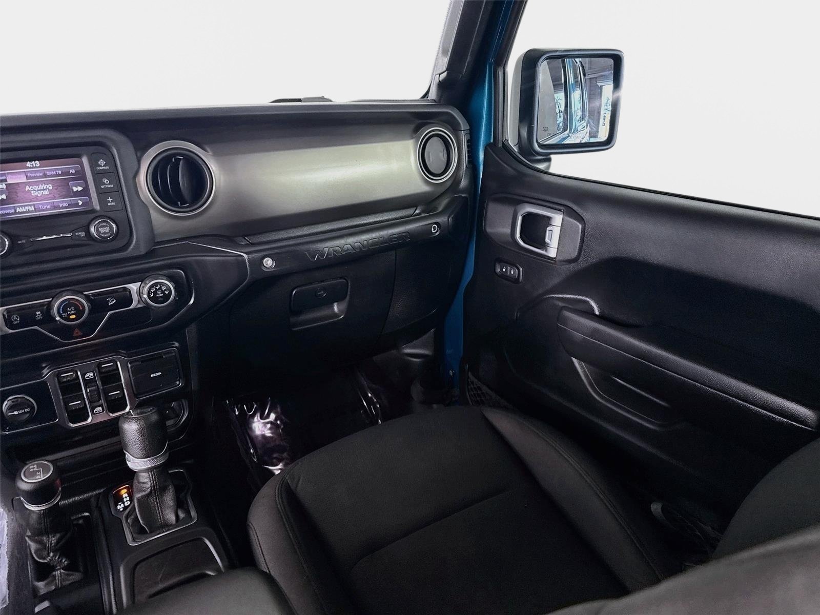Used 2020 Bikini Pearlcoat Jeep Sport S image 22