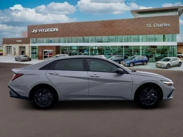 Used 2026 Silver Hyundai SEL Sport image 9