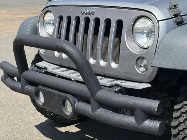 Used 2015 Silver Jeep Unlimited Rubicon image 16