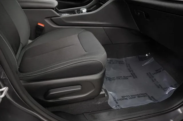 New 2026 Baltic Gray Metallic Clear-Coat Exterior Paint Jeep Laredo X image 35