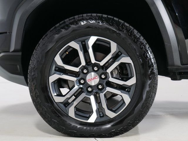 Used 2024 Onyx Black GMC AT4 image 9