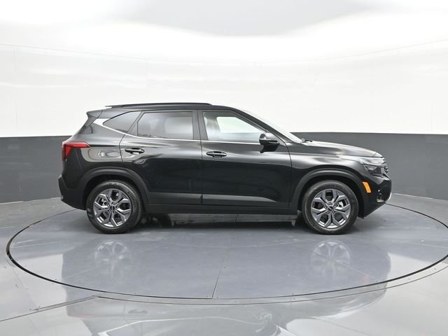 Used 2024 Black Kia S image 24