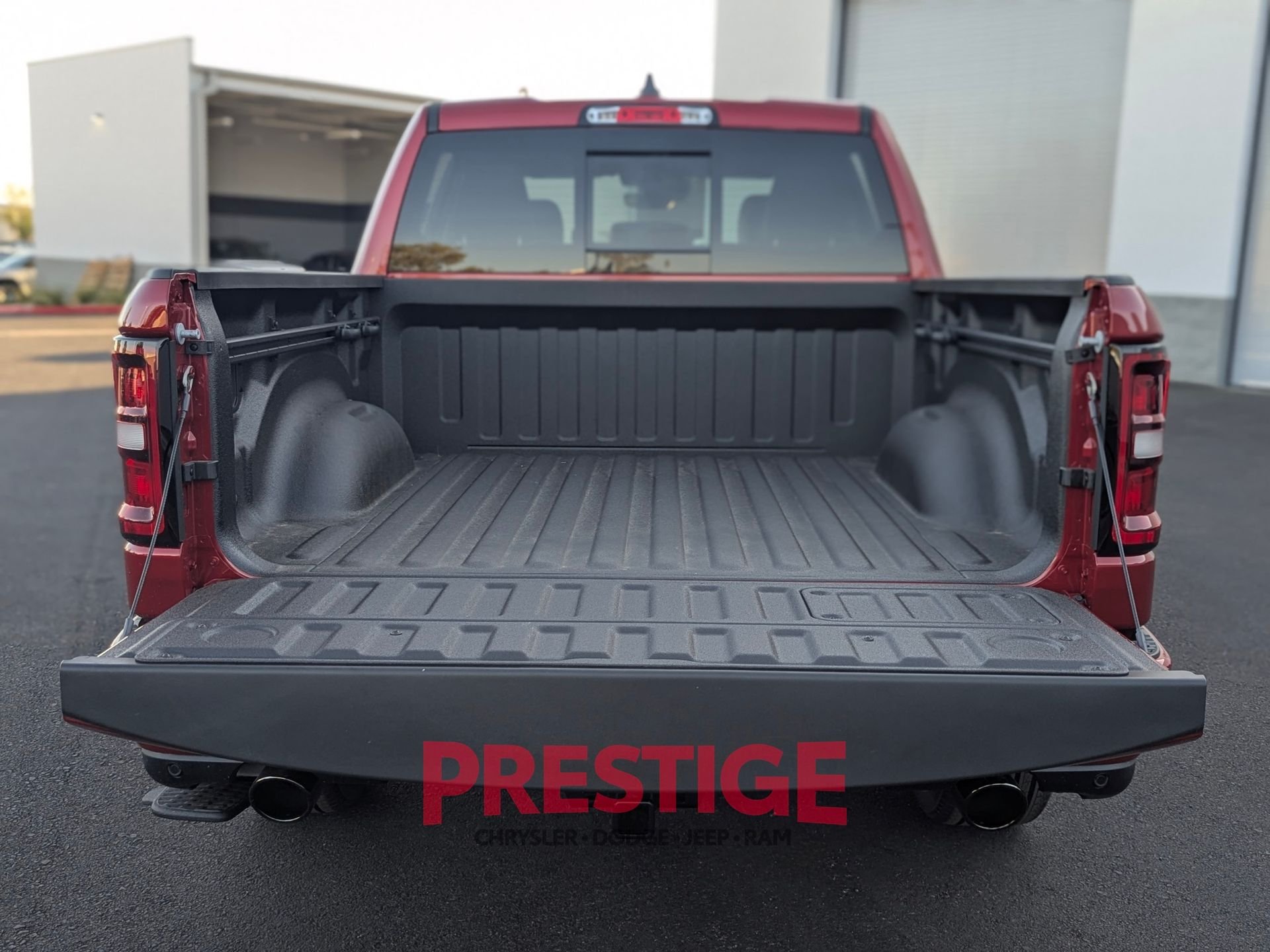 New 2026 Molten Red Pearl-Coat Exterior Paint RAM Laramie image 7