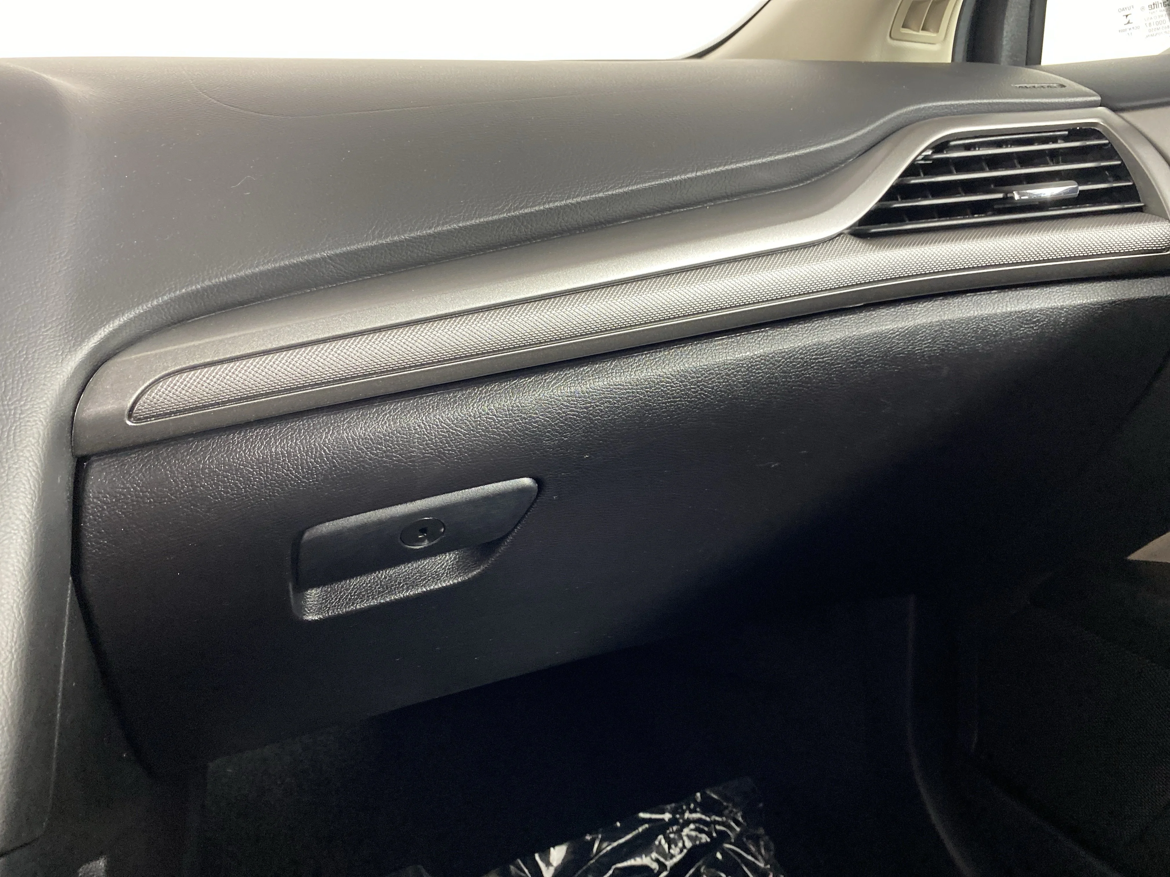 Used 2018 Shadow Black Ford S image 29