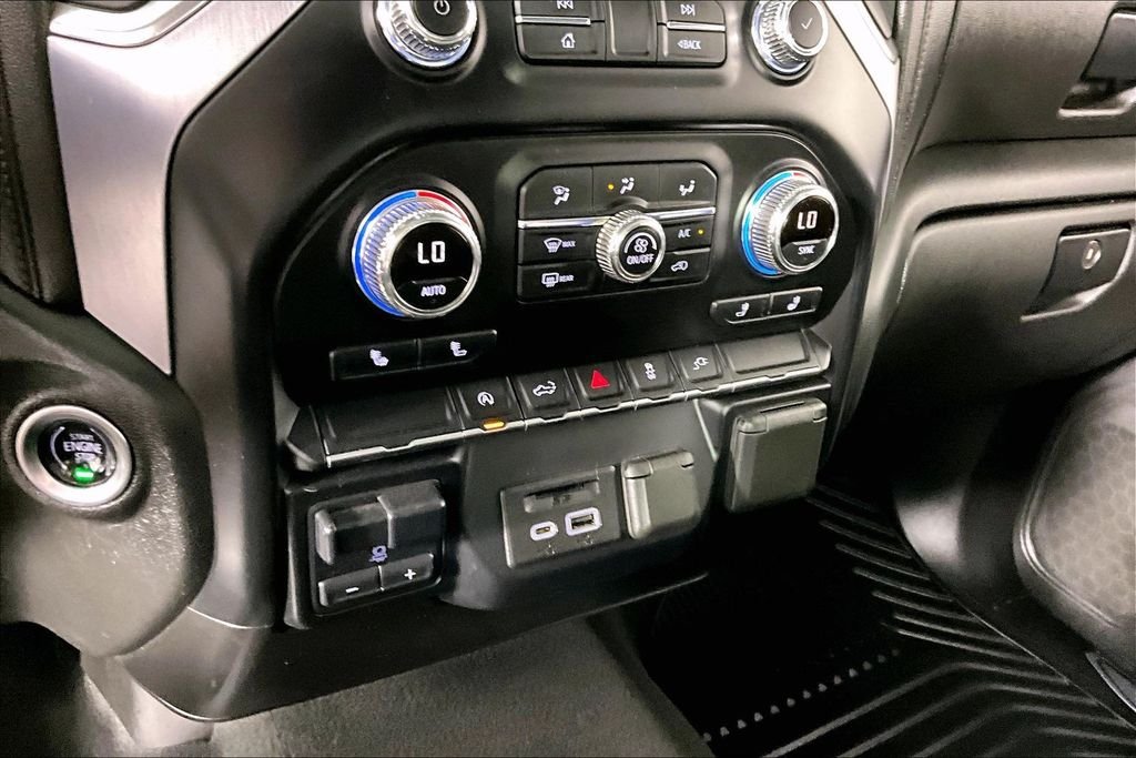 Used 2020 Black GMC SLE image 15