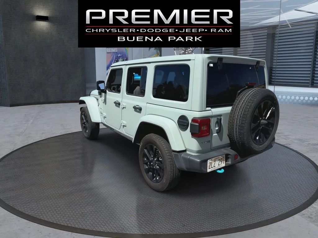 Used 2024 Gray Jeep Sahara 4xe image 6