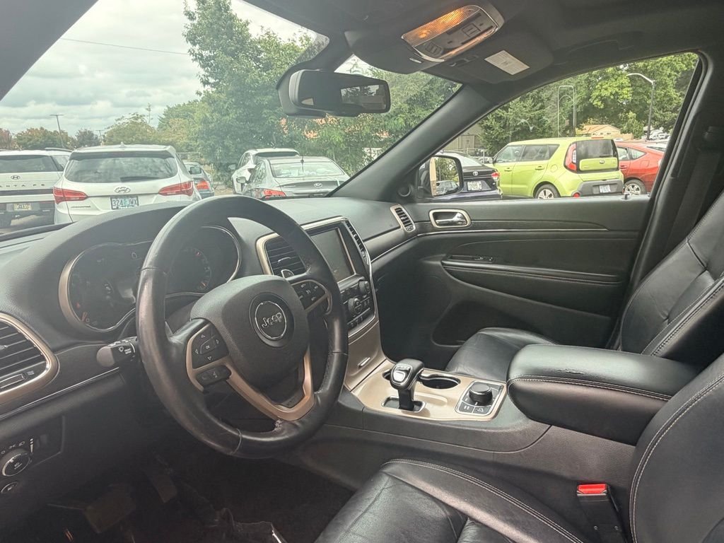 Used 2015 Gray Jeep Limited image 21