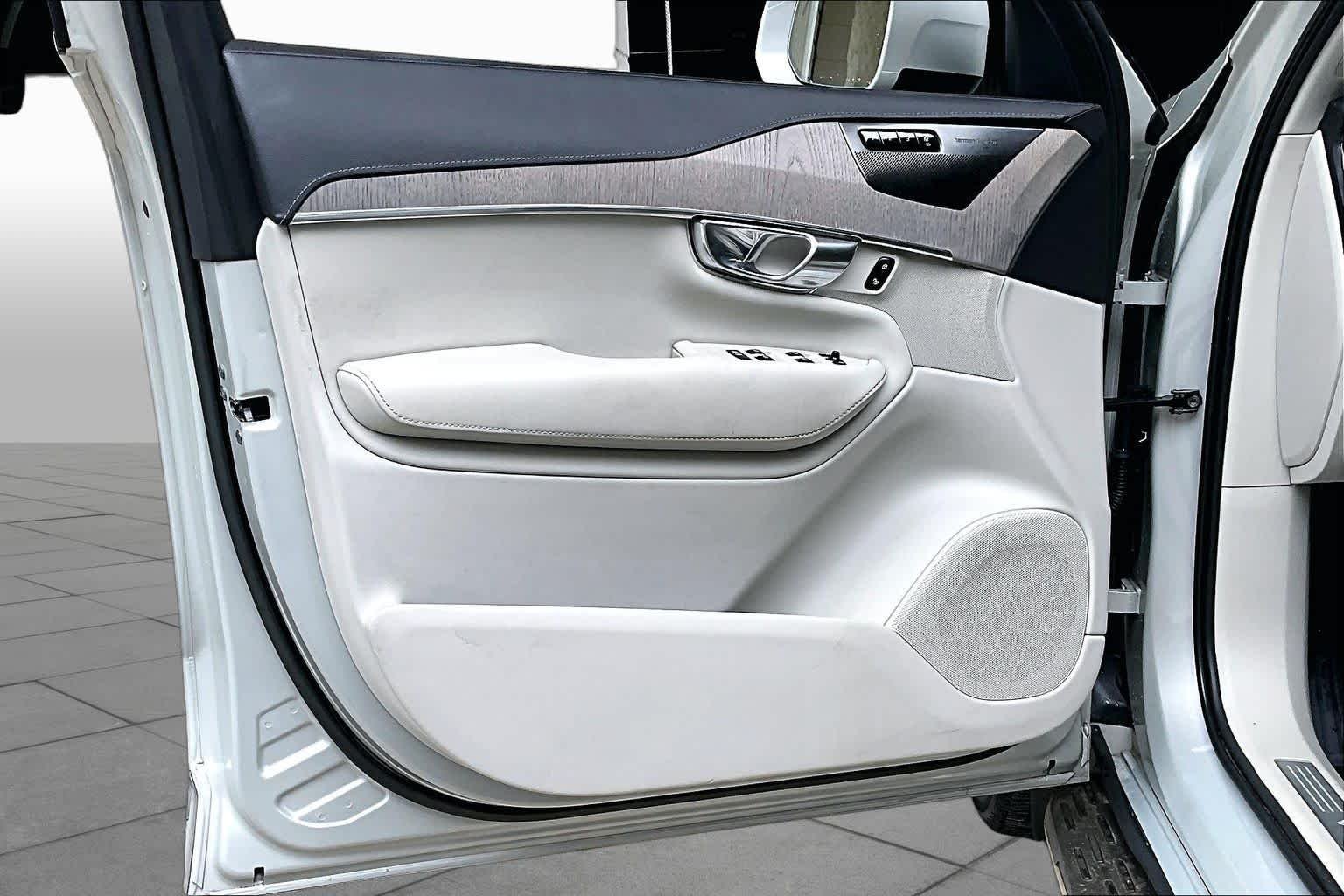 Used 2022 Birch Light Metallic Volvo Inscription image 22