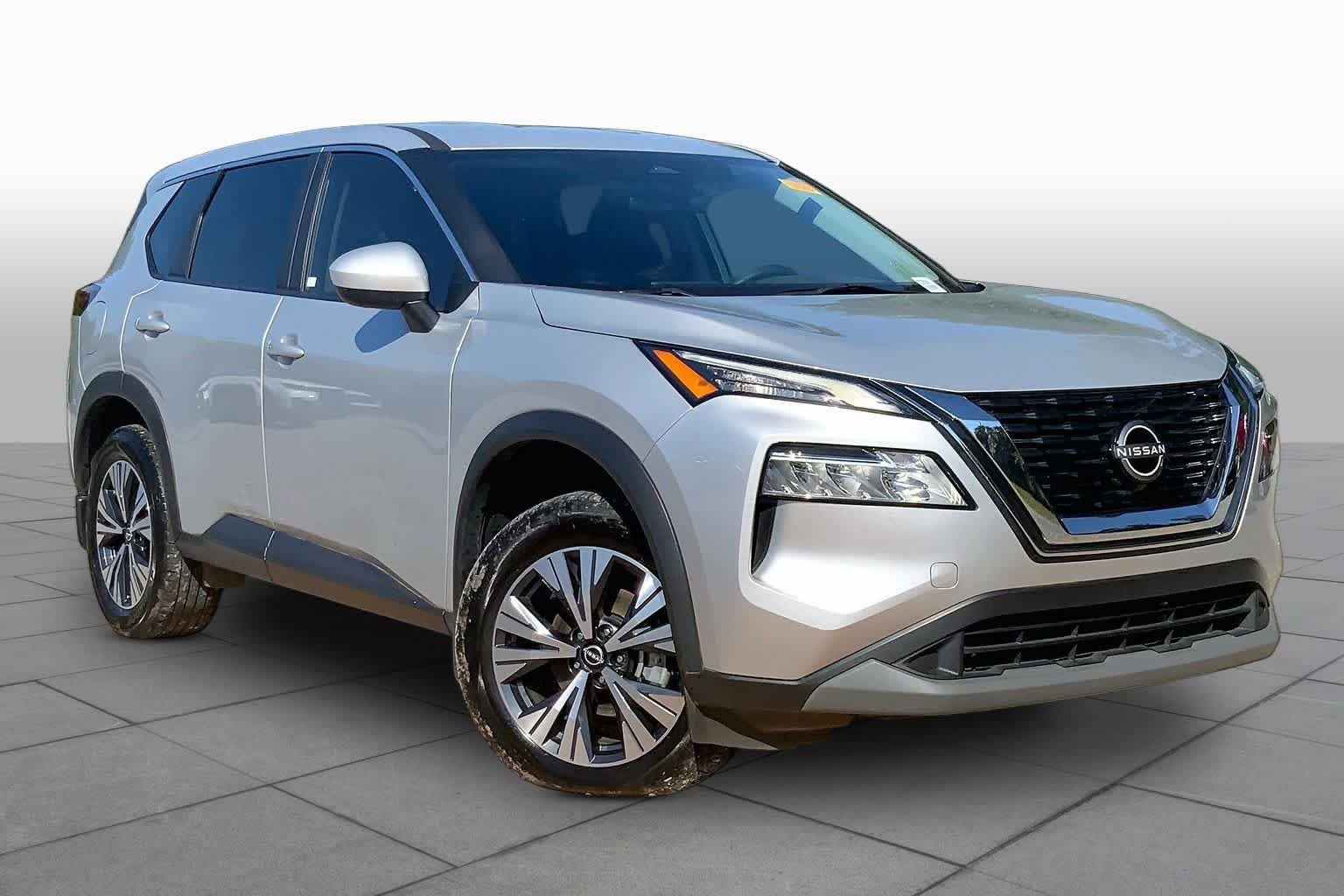 Used 2023 Brilliant Silver Metallic Nissan SV image 3
