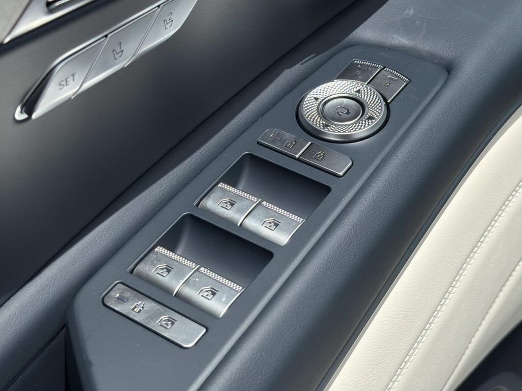 New 2026 Silver Genesis 3.5T Prestige image 18