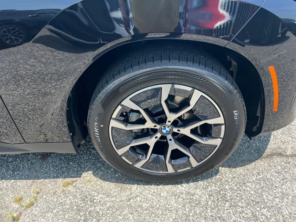 New 2026 Black Sapphire Metallic BMW 30 xDrive image 2