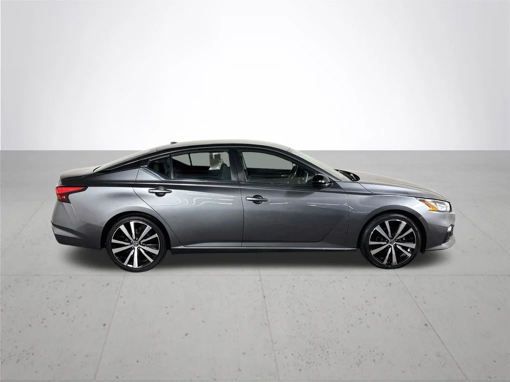 Used 2020 Gray Nissan 2.5 SR image 5