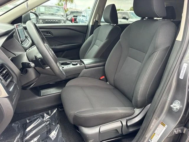 Used 2024 Gray Nissan S image 18
