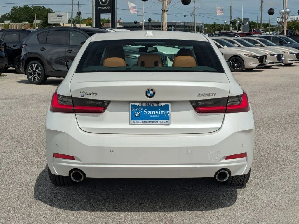 Used 2023 White BMW 330i image 4