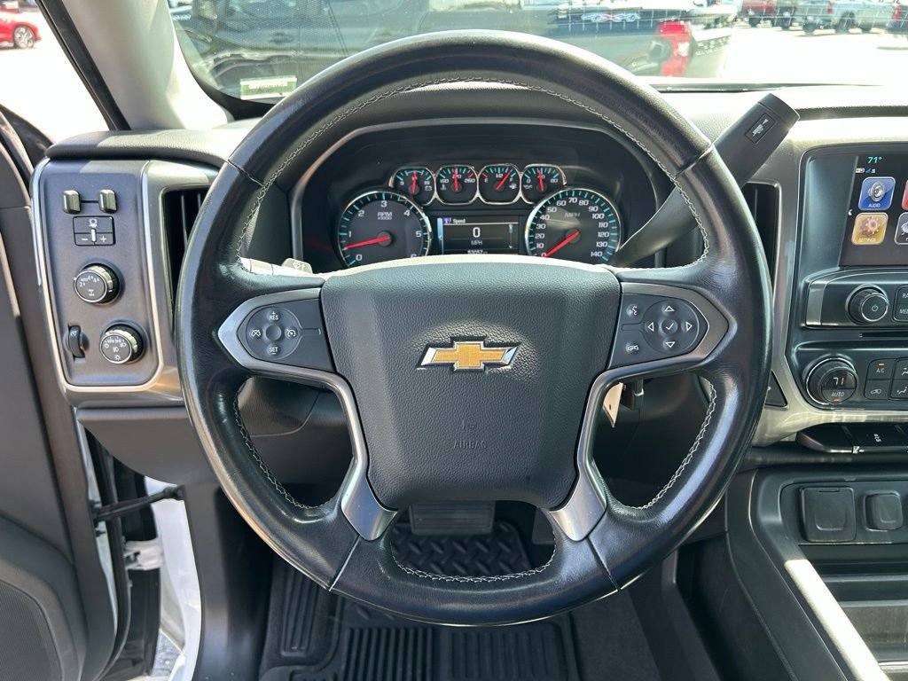 Used 2018 SUMMIT WHITE Chevrolet LT image 21