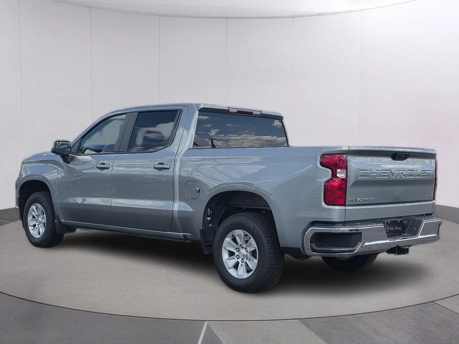 Used 2025 Sterling Gray Metallic Chevrolet LT image 7