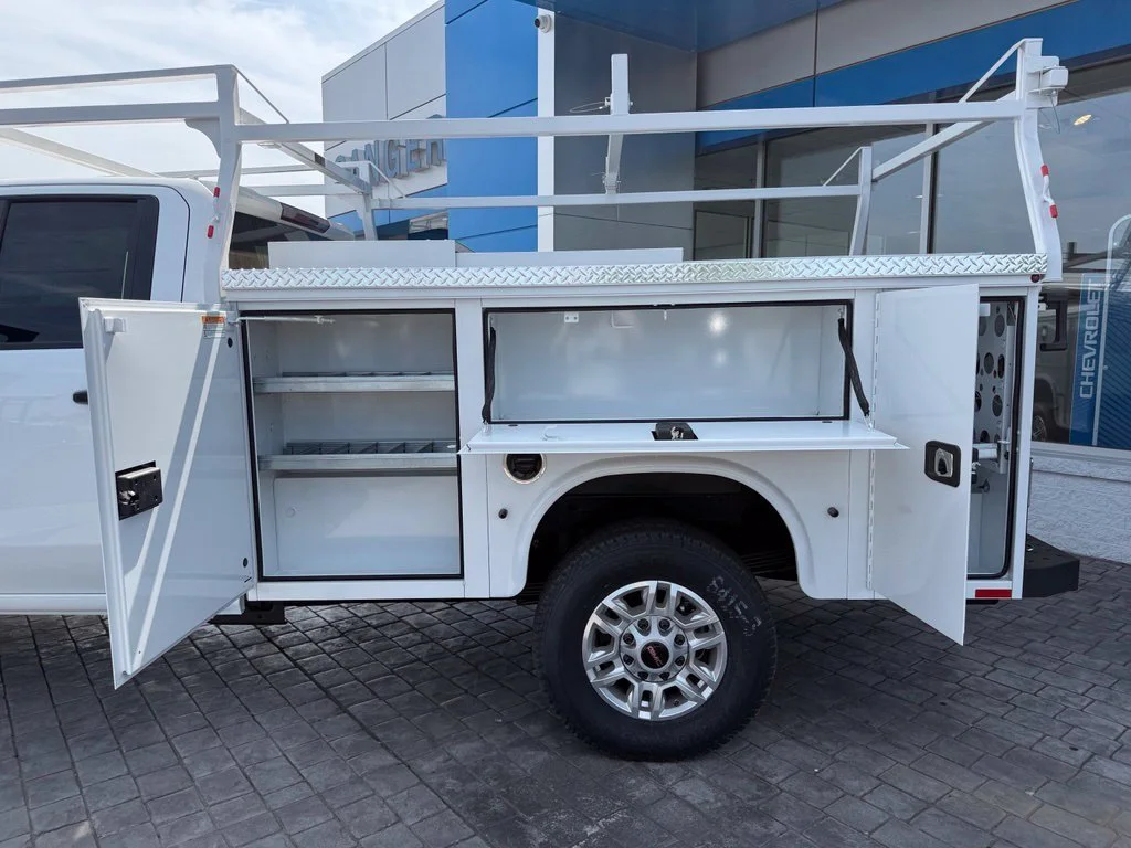 New 2026 Summit White GMC Pro image 7