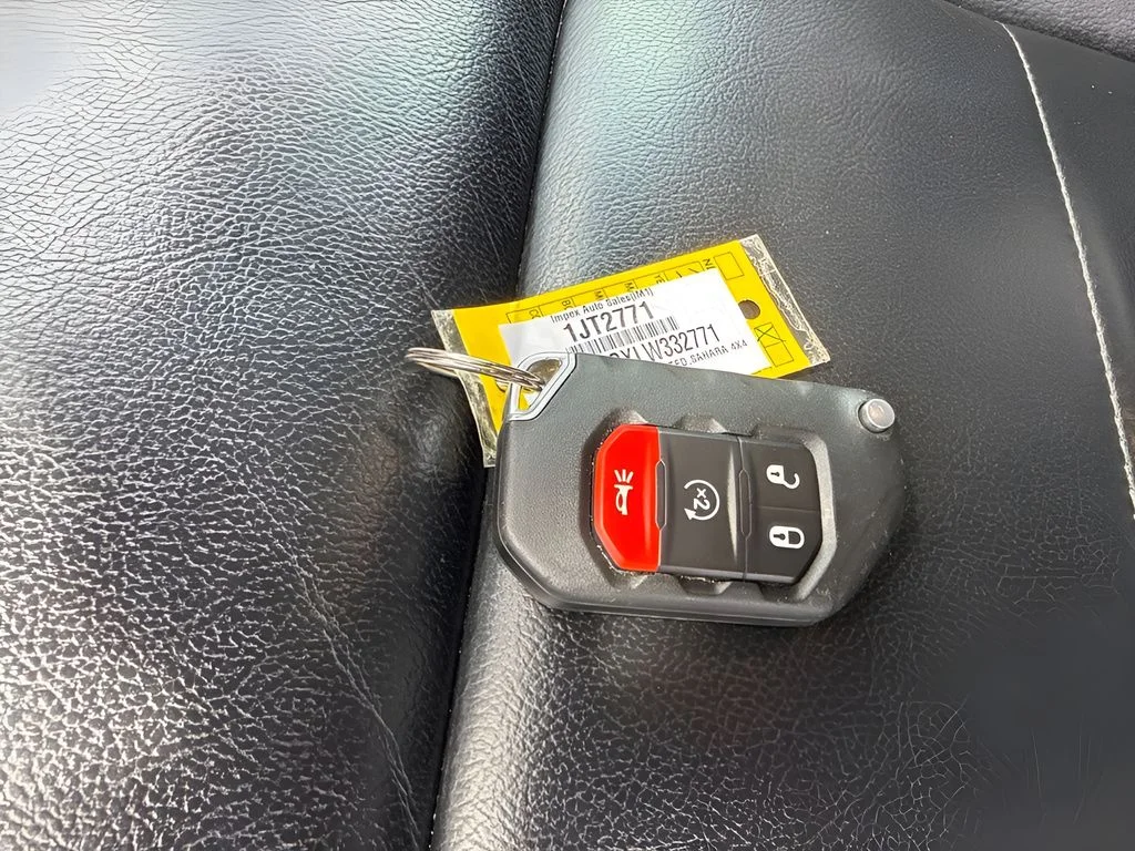 Used 2020 Gray Jeep Unlimited Sahara Altitude image 22