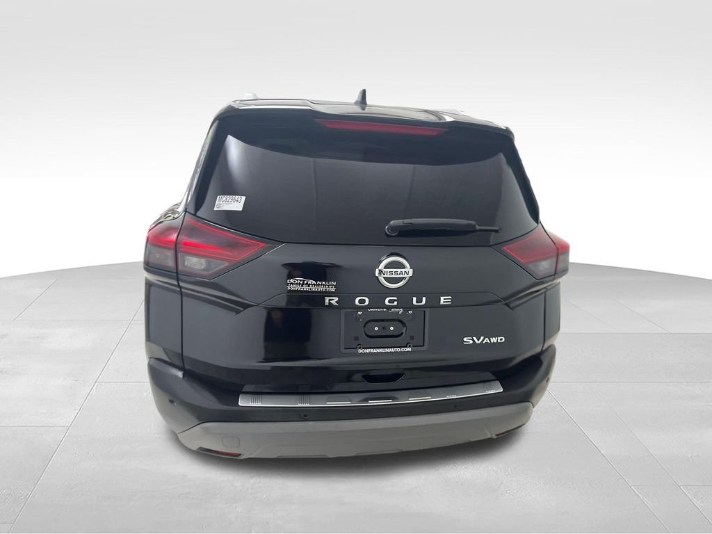 Used 2021 Black Nissan SV image 4