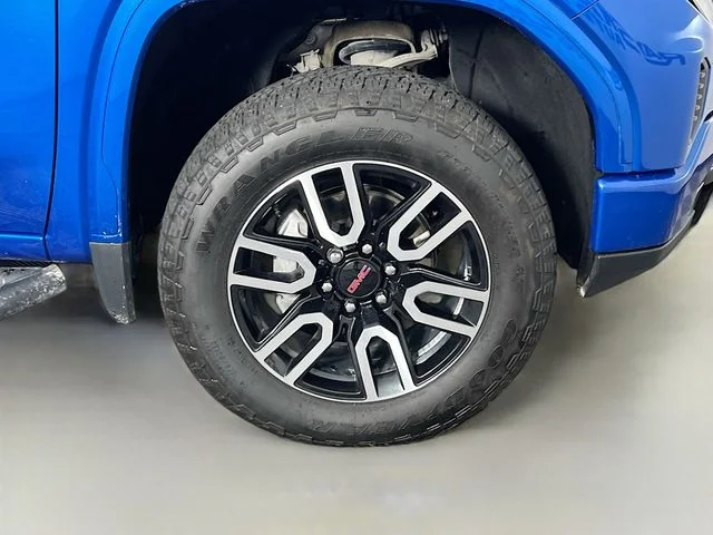 Used 2023 Blue GMC AT4 image 39