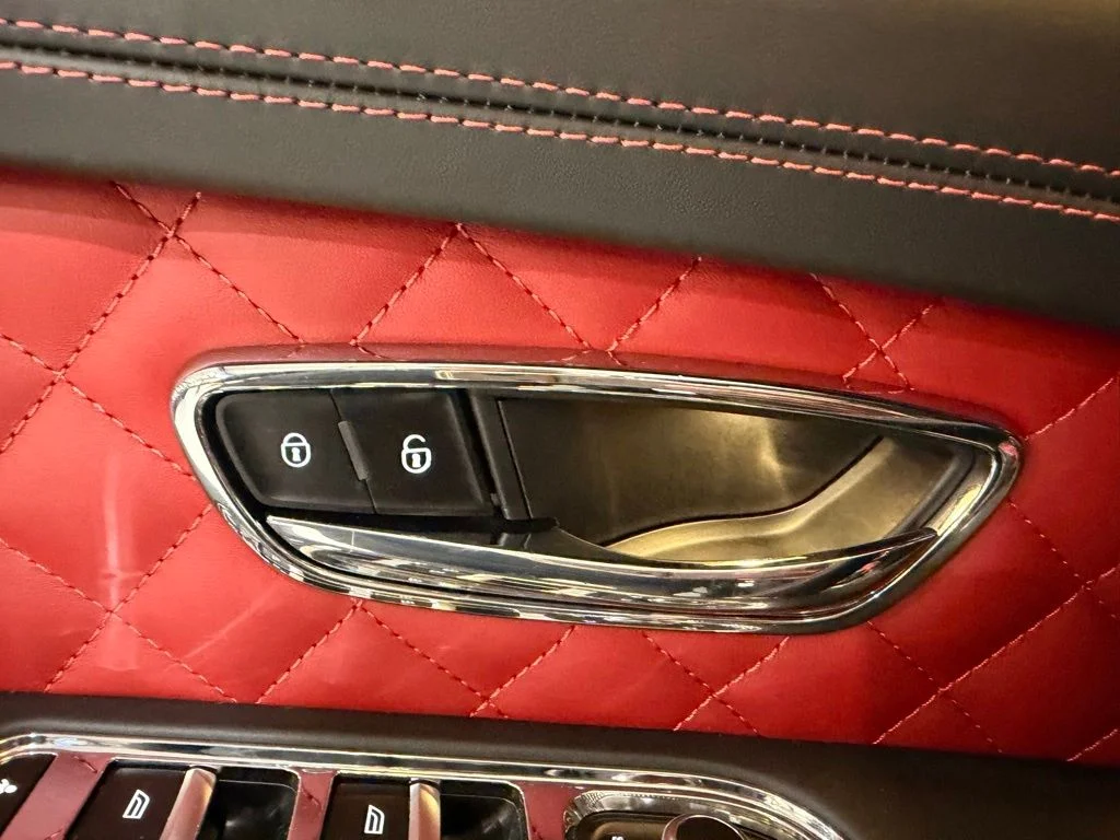 Used 2018  Bentley W12 image 32