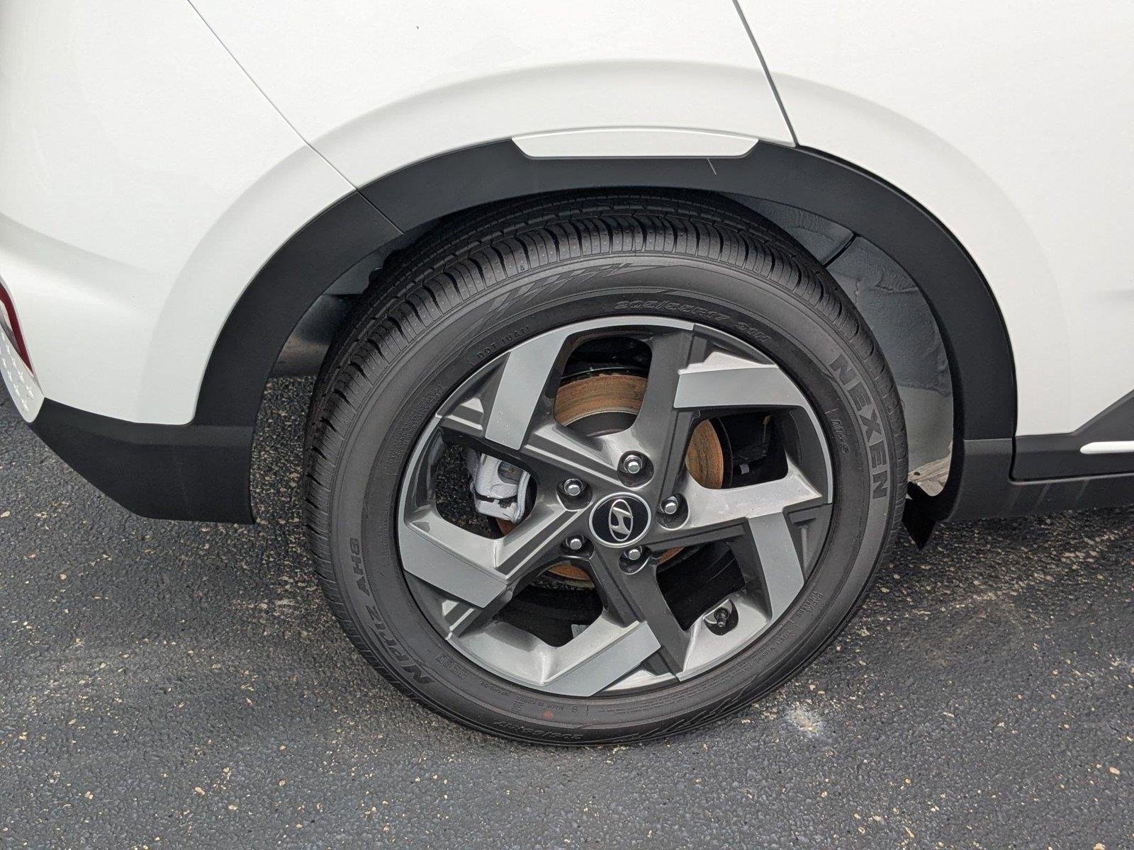 New 2026 Lunar White w/Black Roof Hyundai SEL image 18