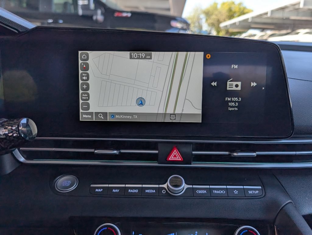 Used 2025 Black Hyundai SEL Convenience image 7