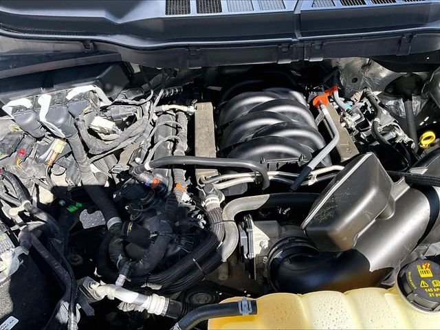 Used 2023 Silver Ford XLT image 33
