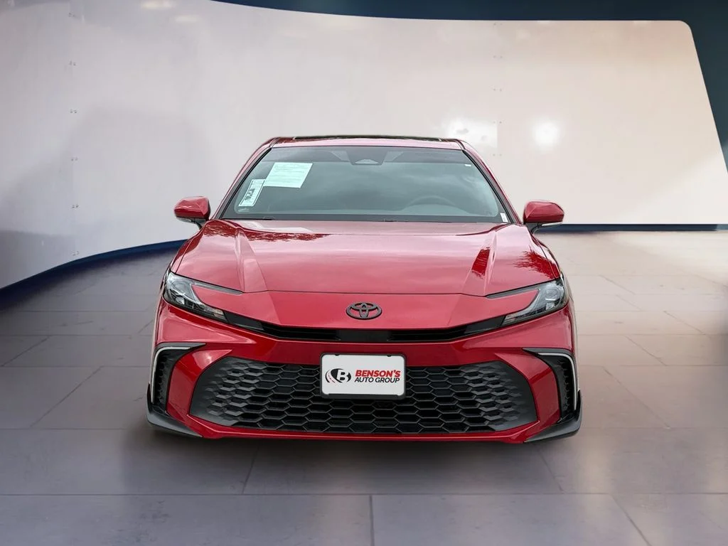2025 Toyota Camry SE - Photo 8