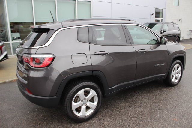 Used 2019 Gray Jeep Latitude image 29