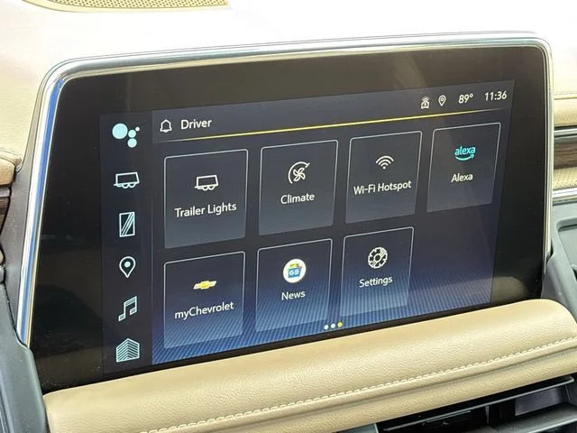Used 2023 Iridescent Pearl Tricoat Chevrolet Premier image 17