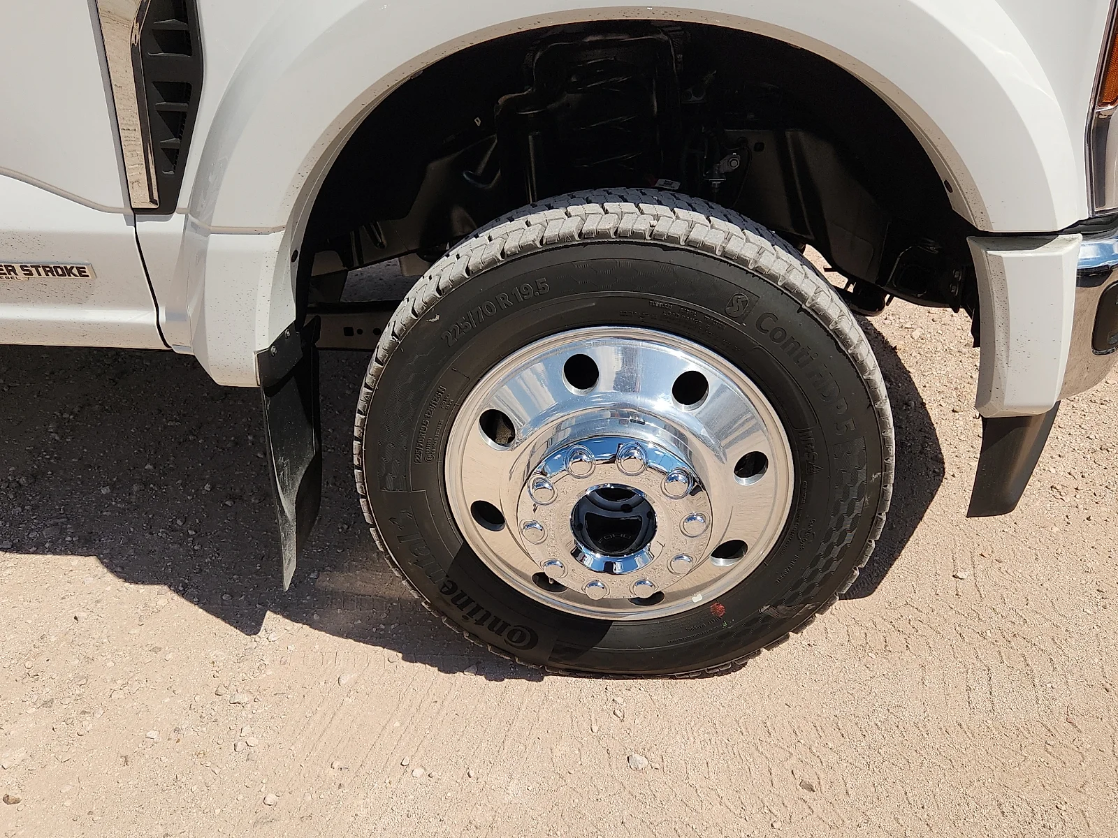 New 2027 Oxford White Ford XLT image 9