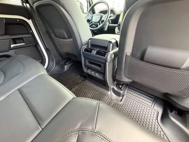 New 2026 Fuji White LAND ROVER X-Dynamic SE image 17