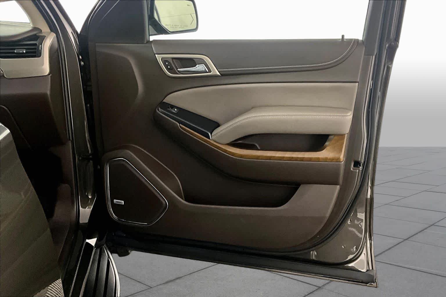 Used 2019 Smokey Quartz Metallic GMC Denali image 21