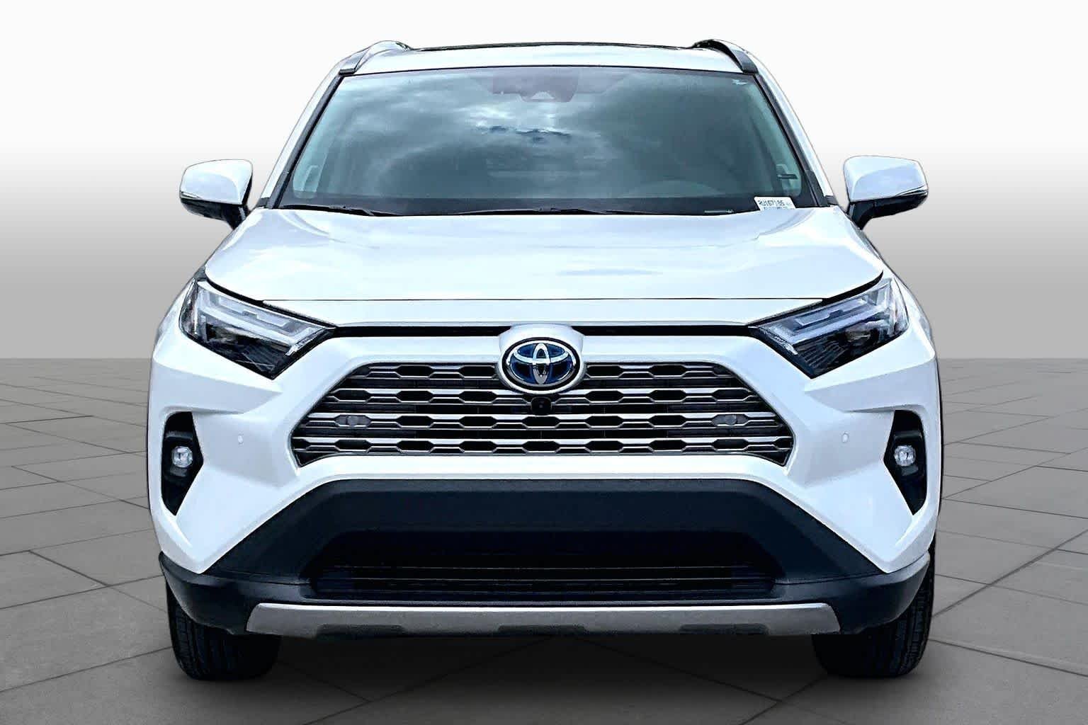 Used 2024 Wind Chill Pearl Toyota Hybrid Limited image 4