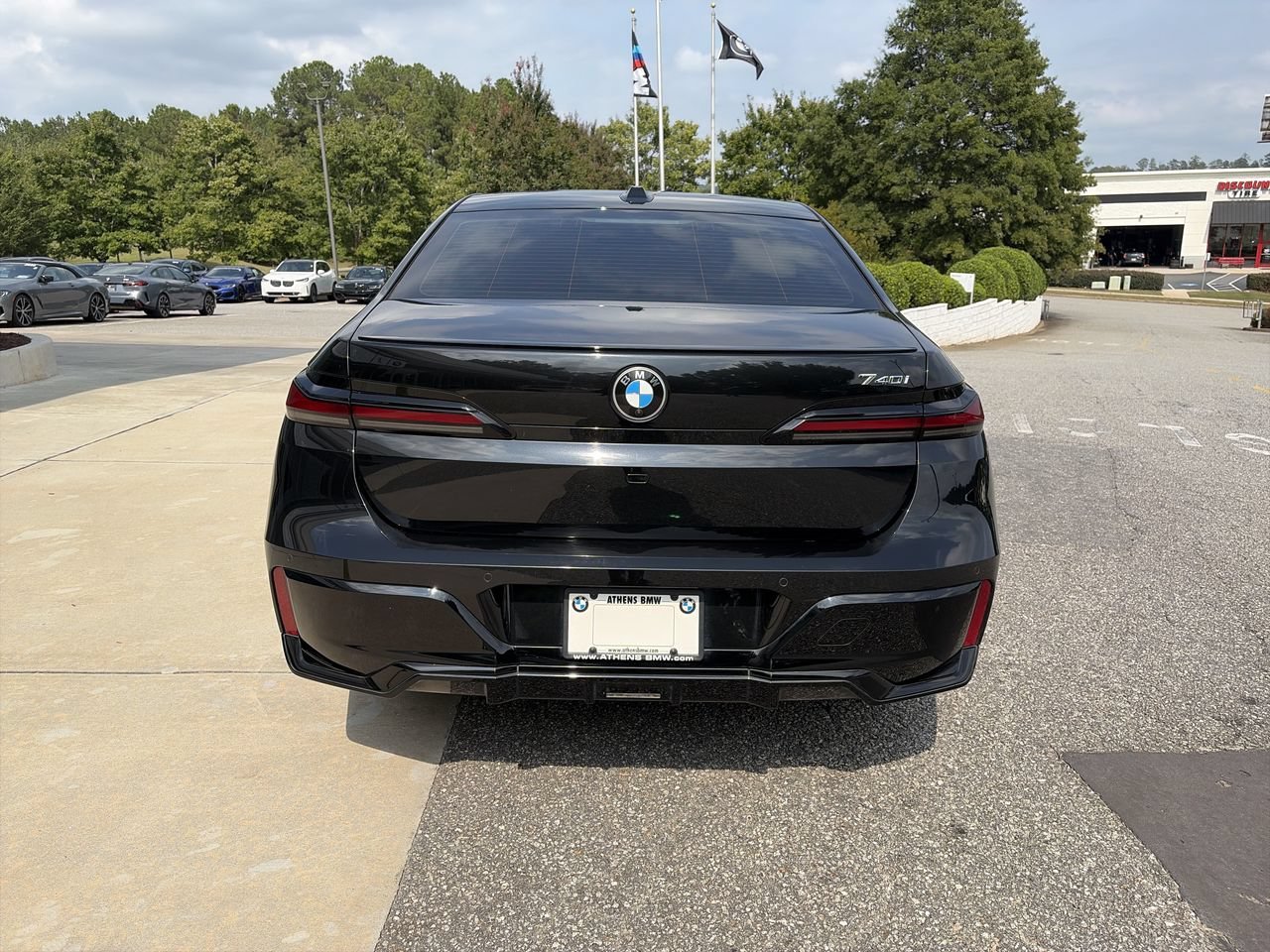 Used 2023 Black Sapphire Metallic BMW 740i image 7