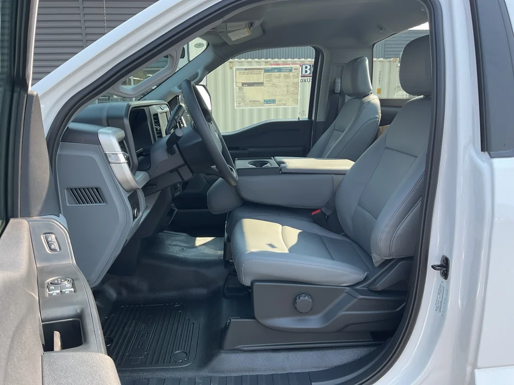 2026 Ford F-550 Super Duty Chassis Cab XL - Photo 10