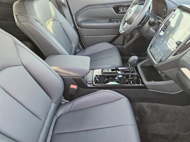 New 2026 CRYSTAL BLACK SILICA Subaru Limited image 10