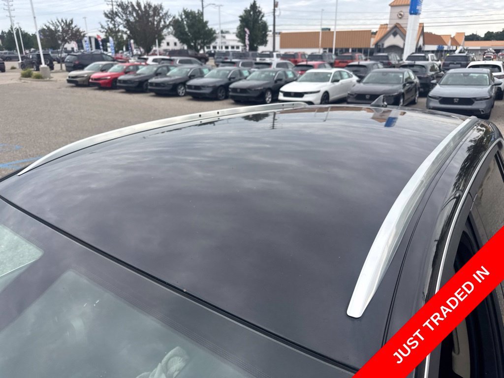 Used 2017 Black Buick Essence image 8