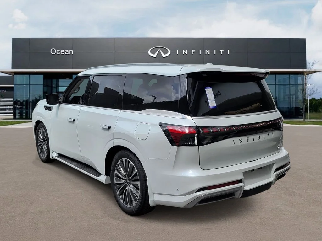 New 2027 RADIANT WHITE INFINITI Luxe 4WD image 4